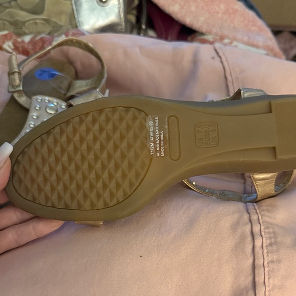 Elegant Gold Studded Women's Sandals - Picture 3 of 4